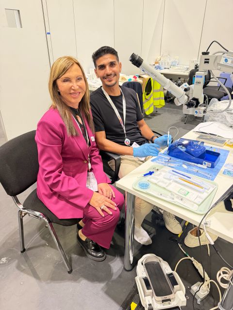 Dr. Magda Rau - ESCRS Congress – London Dr. Magda Rau - ESCRS Congress – London
